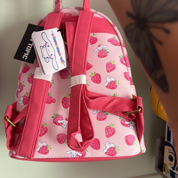 NWT LIMITED EDITION SANRIO CINNAMOROLL - Picture 3 of 3